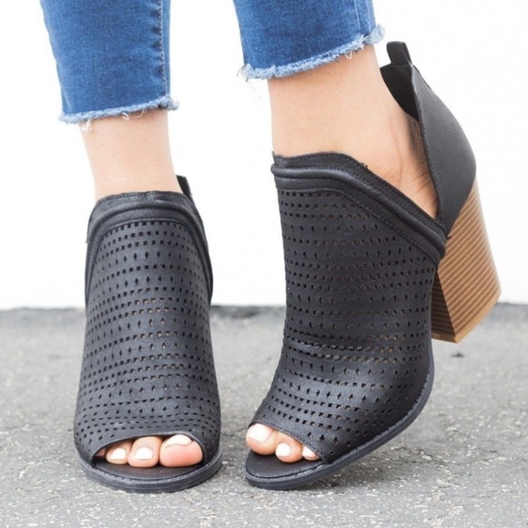 Qupid Black Peep Toe Slingback Heels Womens Size 6 - Picture 2 of 10